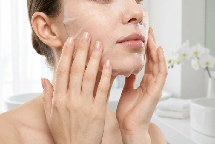 Masque en tissu : comment l'ajuster et l'appliquer sans plis