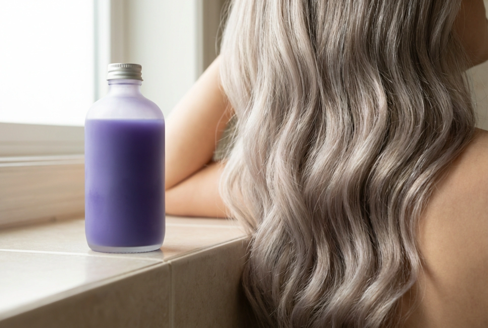 Shampooing violet : comment neutraliser les reflets jaunes