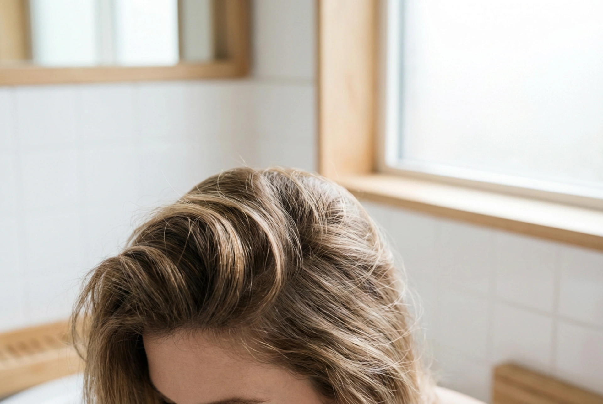 Plus de volume pour les cheveux fins : coiffures pas à pas