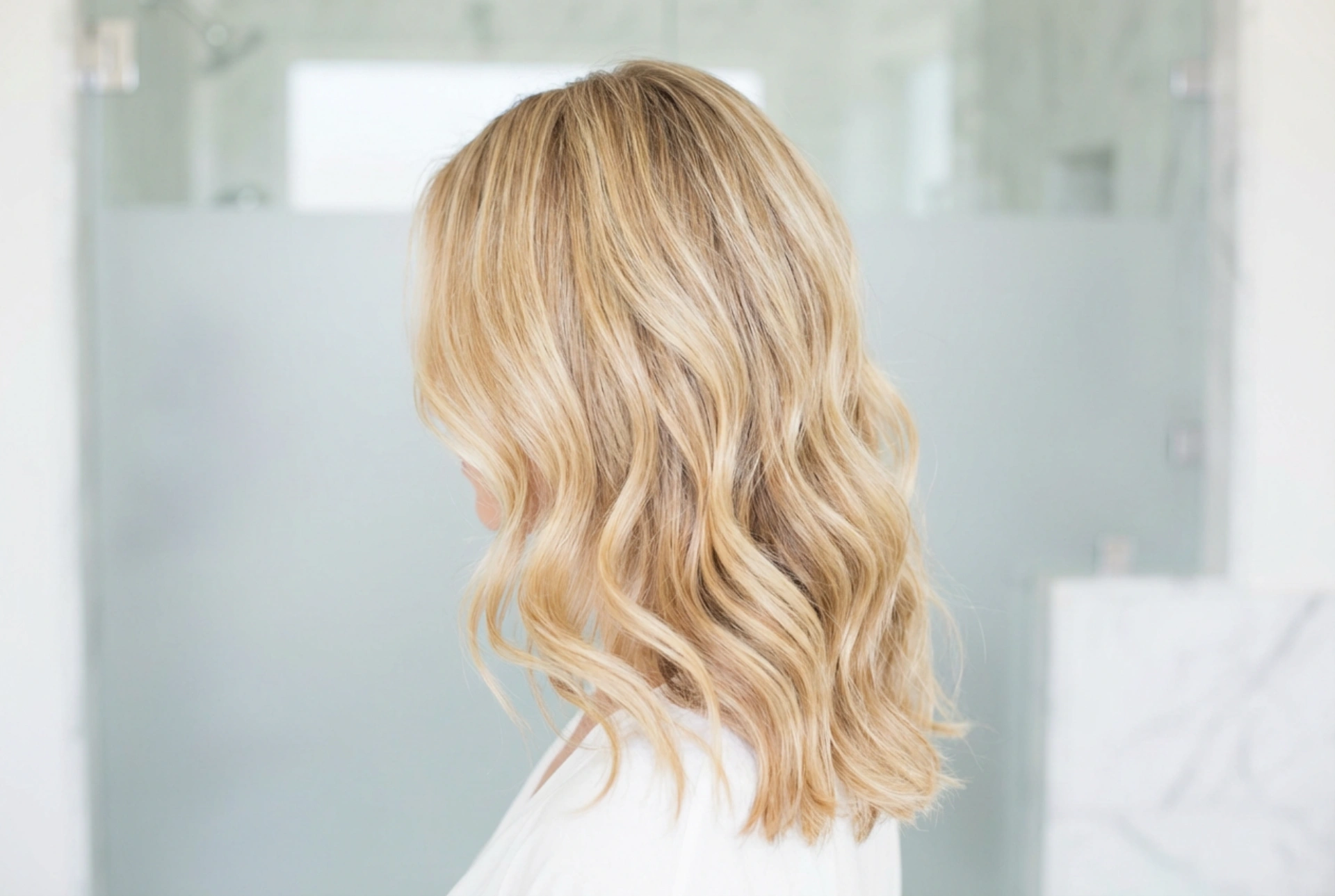 Coiffure pour blondes : coupes et coiffages qui subliment la couleur