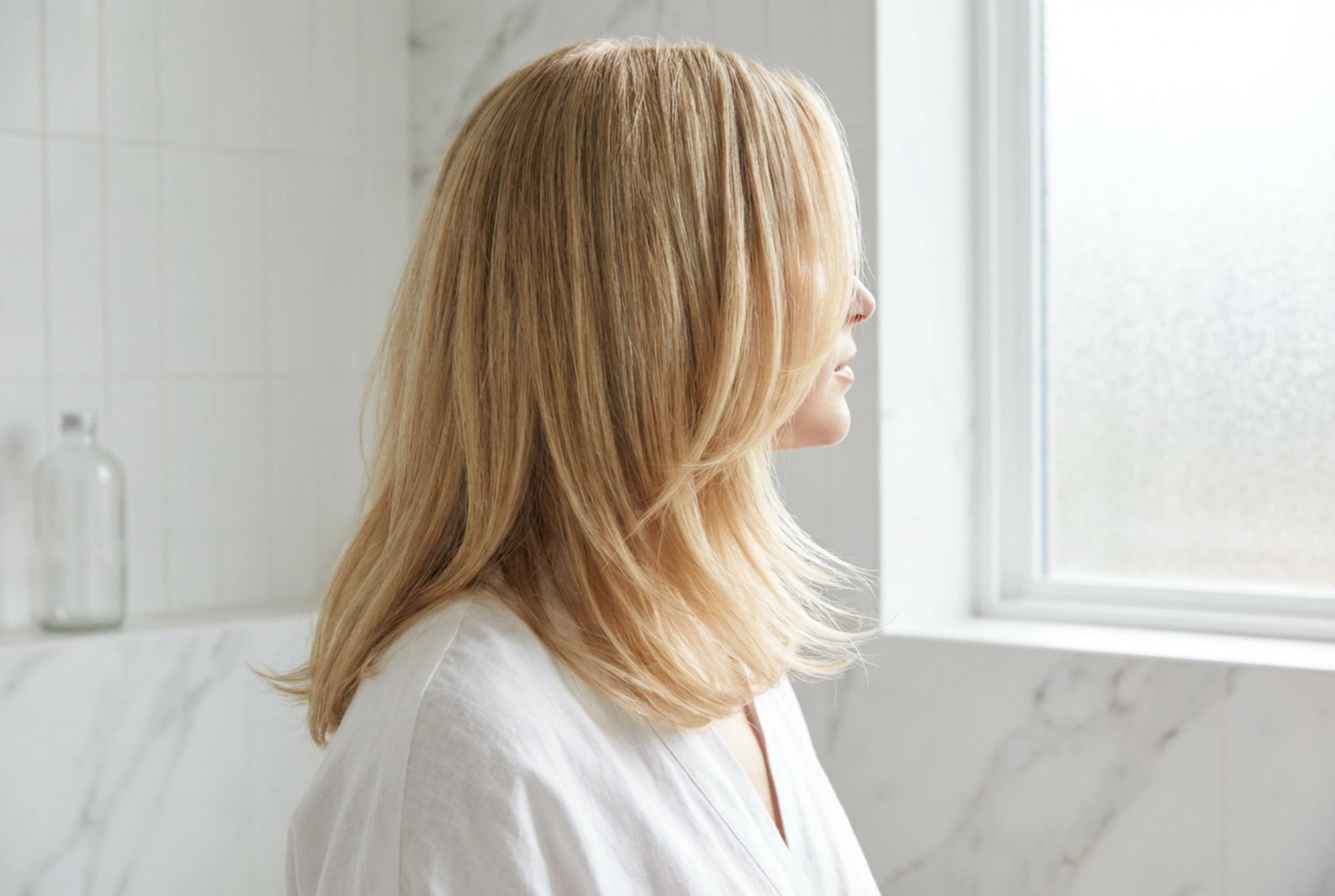 Cheveux mi-longs : 3 idées de coiffures pour rompre la monotonie