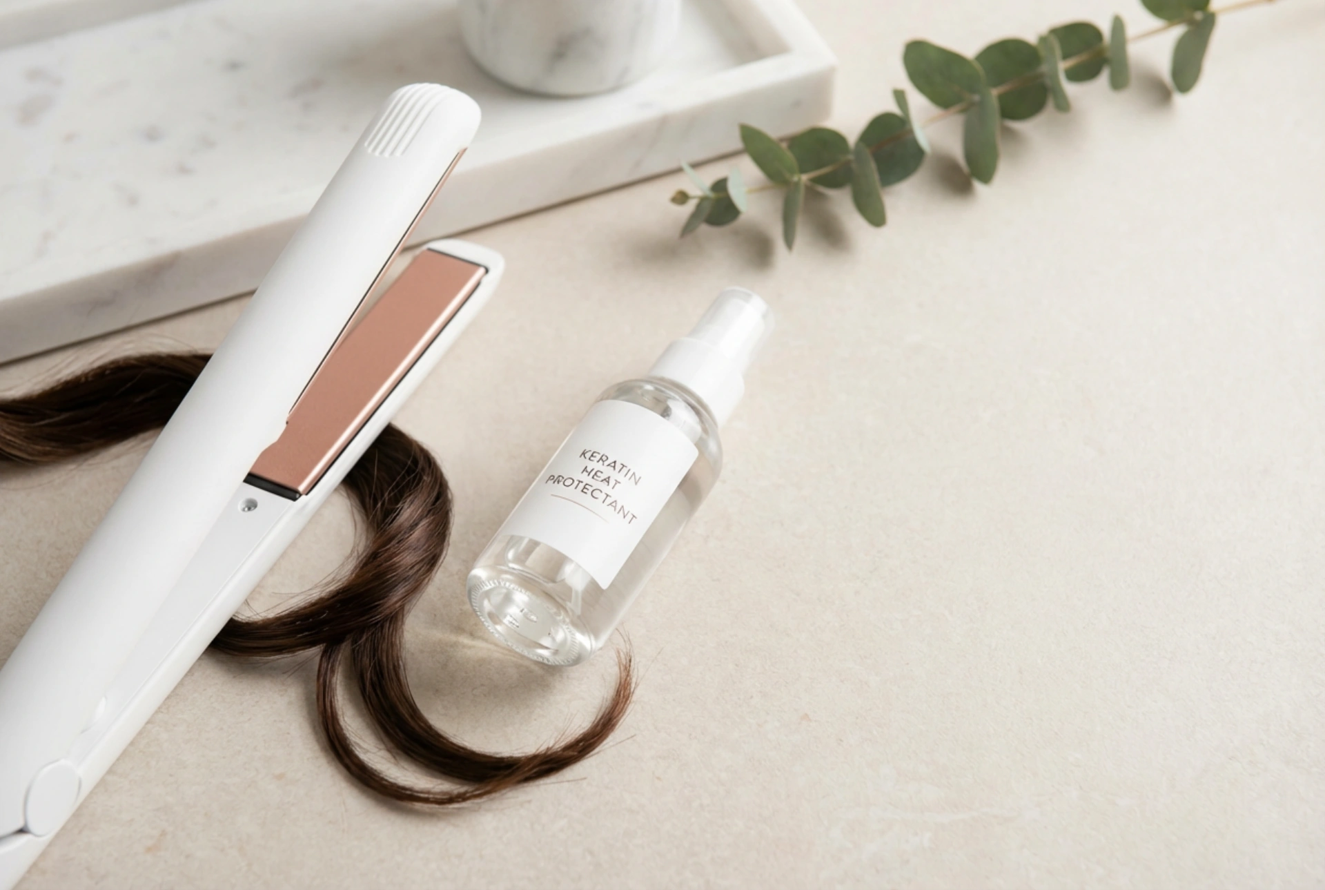 Lisseur avec ionisation et kératine : sélection des réglages et protection des cheveux
