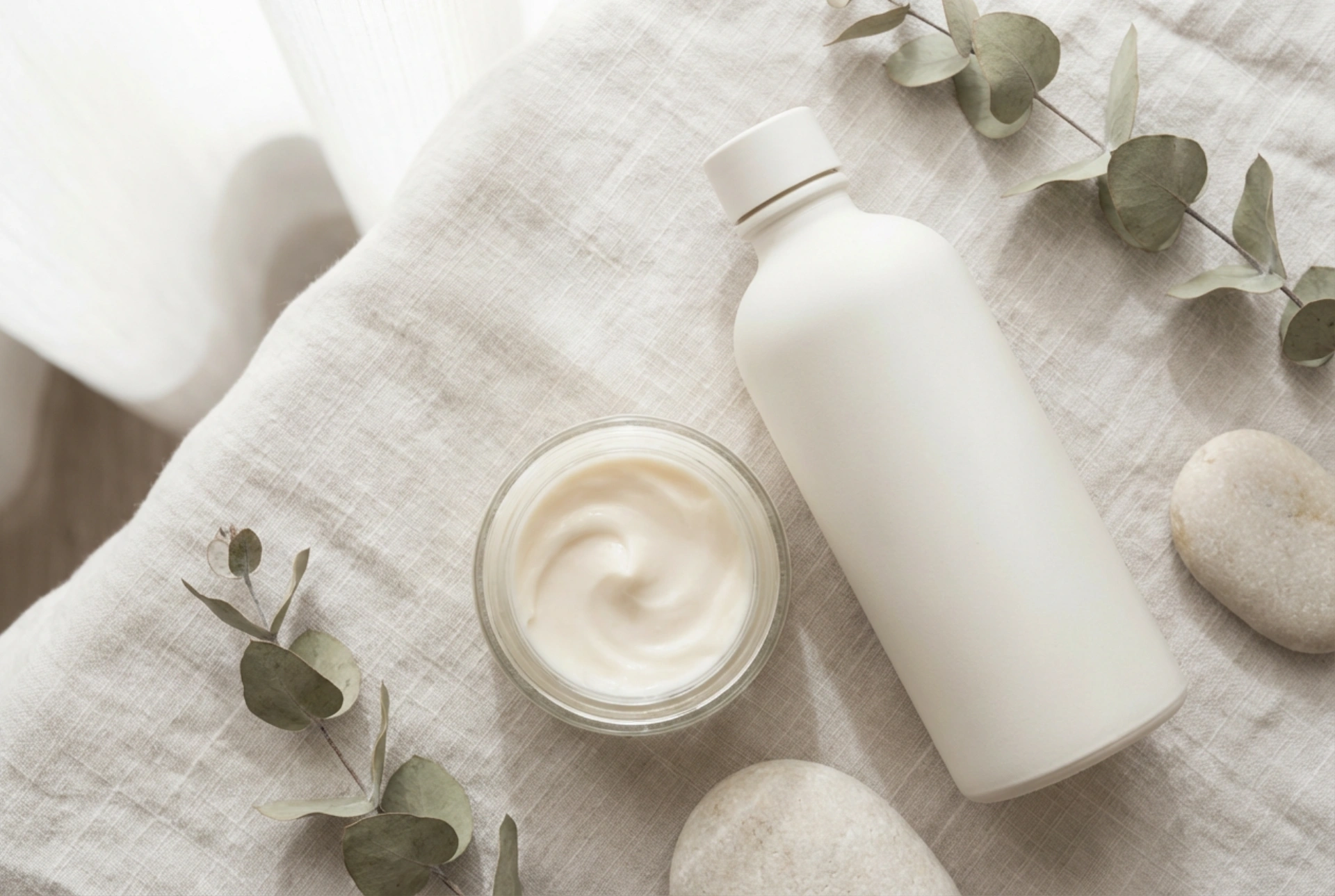 Quand utiliser un après-shampoing hydratant et comment le combiner avec un émollient