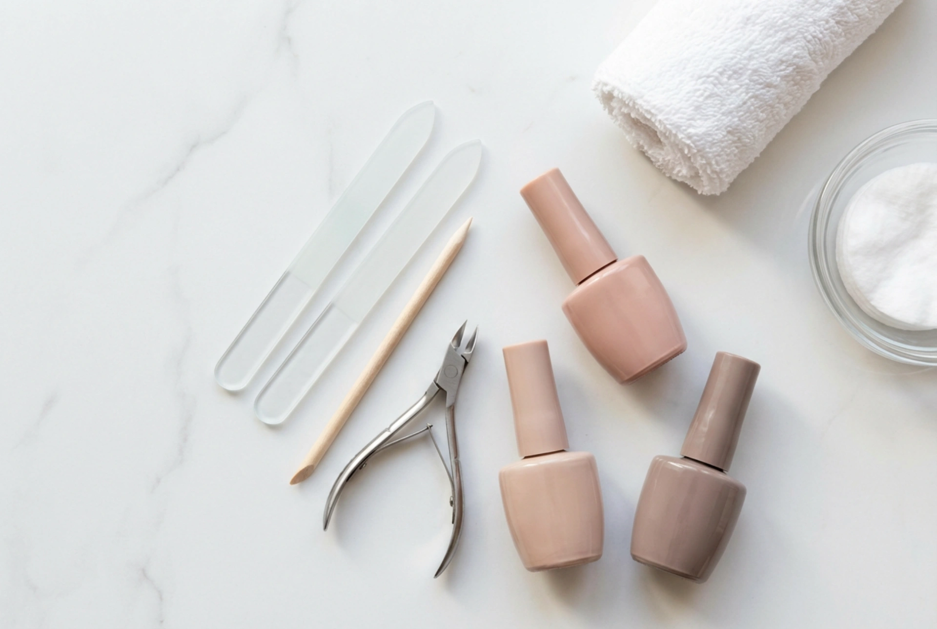 Kit de manucure professionnel : ce qui le distingue du matériel domestique et comment le choisir