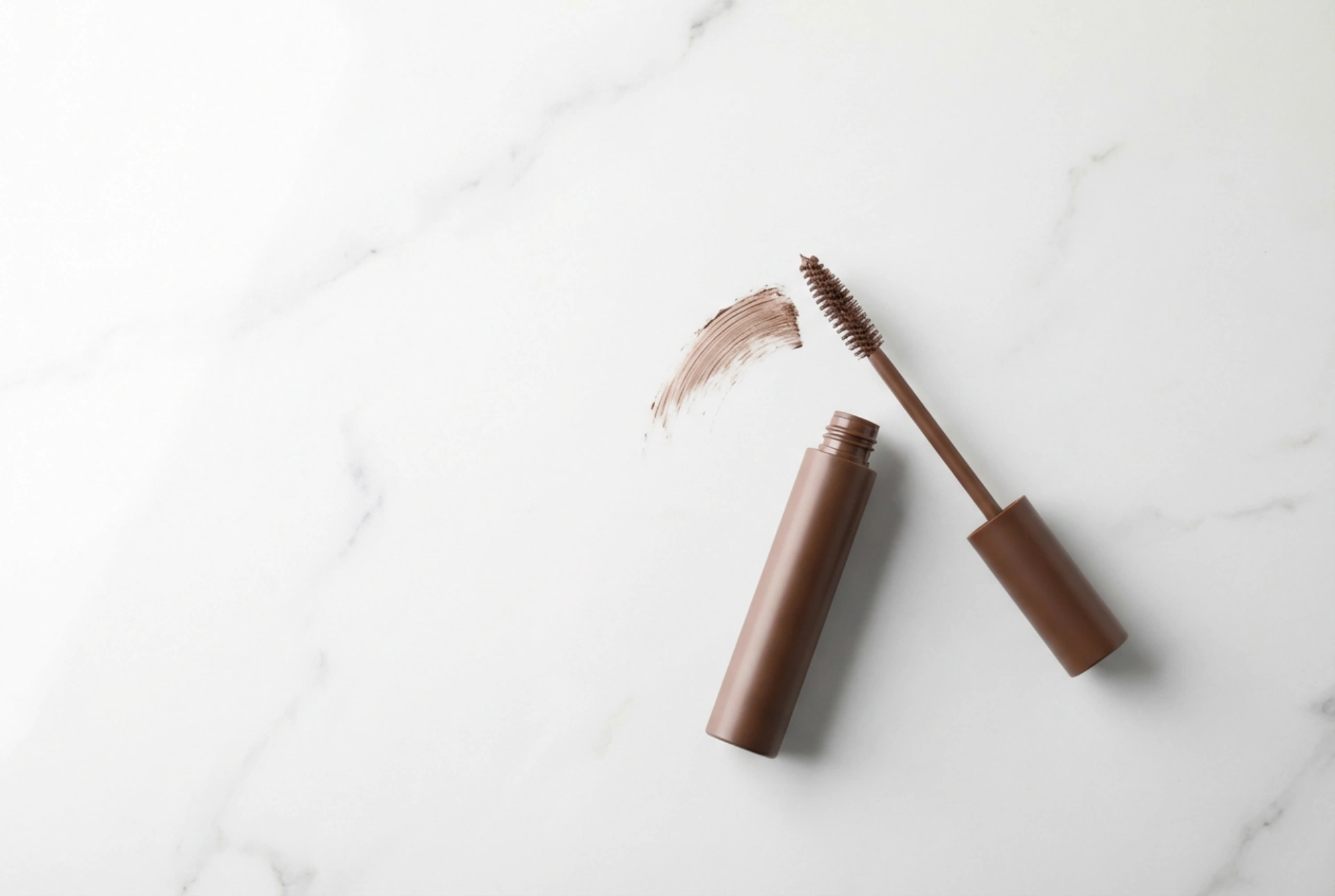 Mascara marron : une définition subtile du regard sans lourdeur