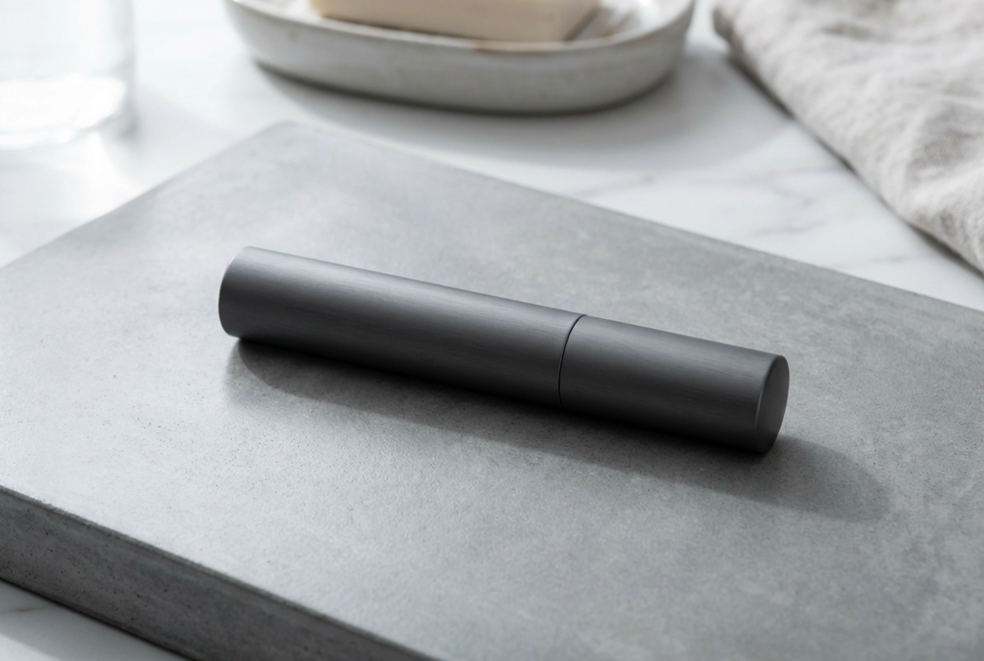 Mascara gris : une alternative subtile au noir et au brun