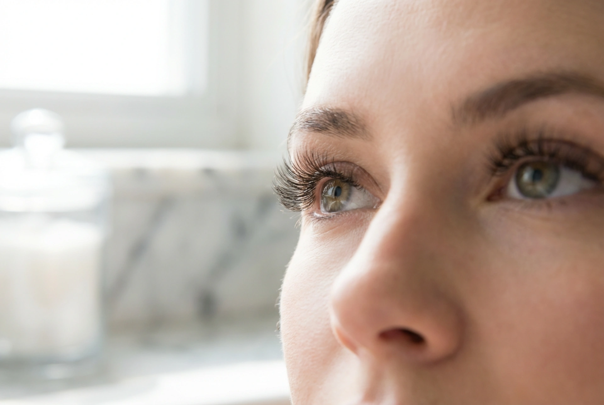 Bouquets de cils 3D : comment obtenir un effet léger sans alourdir la paupière