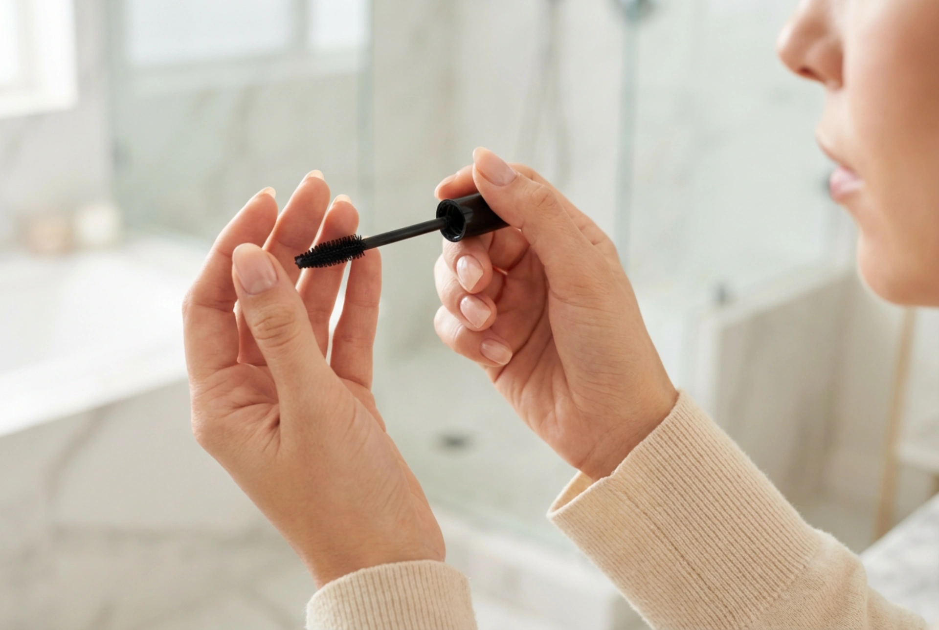 Effet faux cils avec du mascara : superposition, base et zigzag