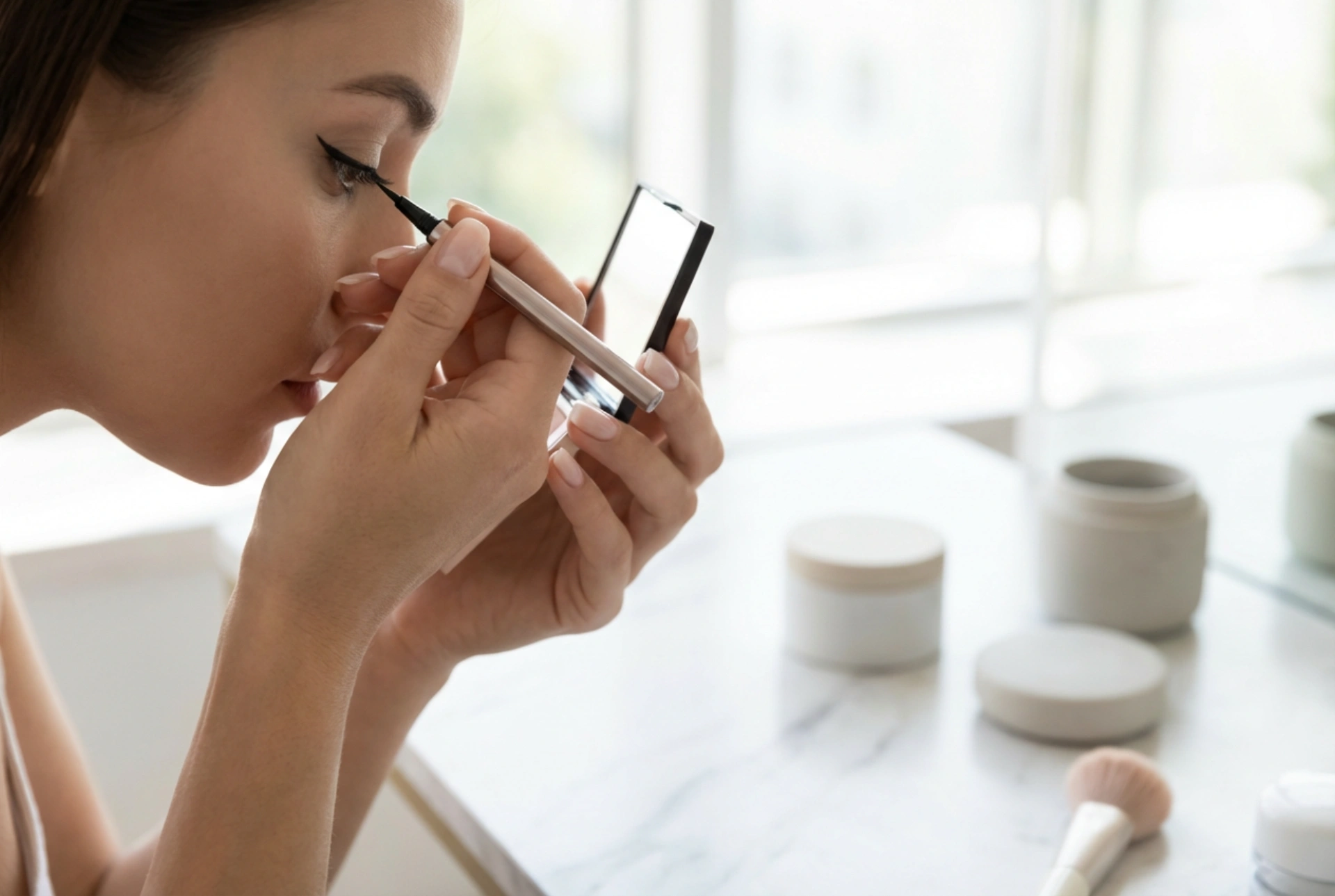 Le trait d'eyeliner pour débutants : guide pas à pas et erreurs courantes