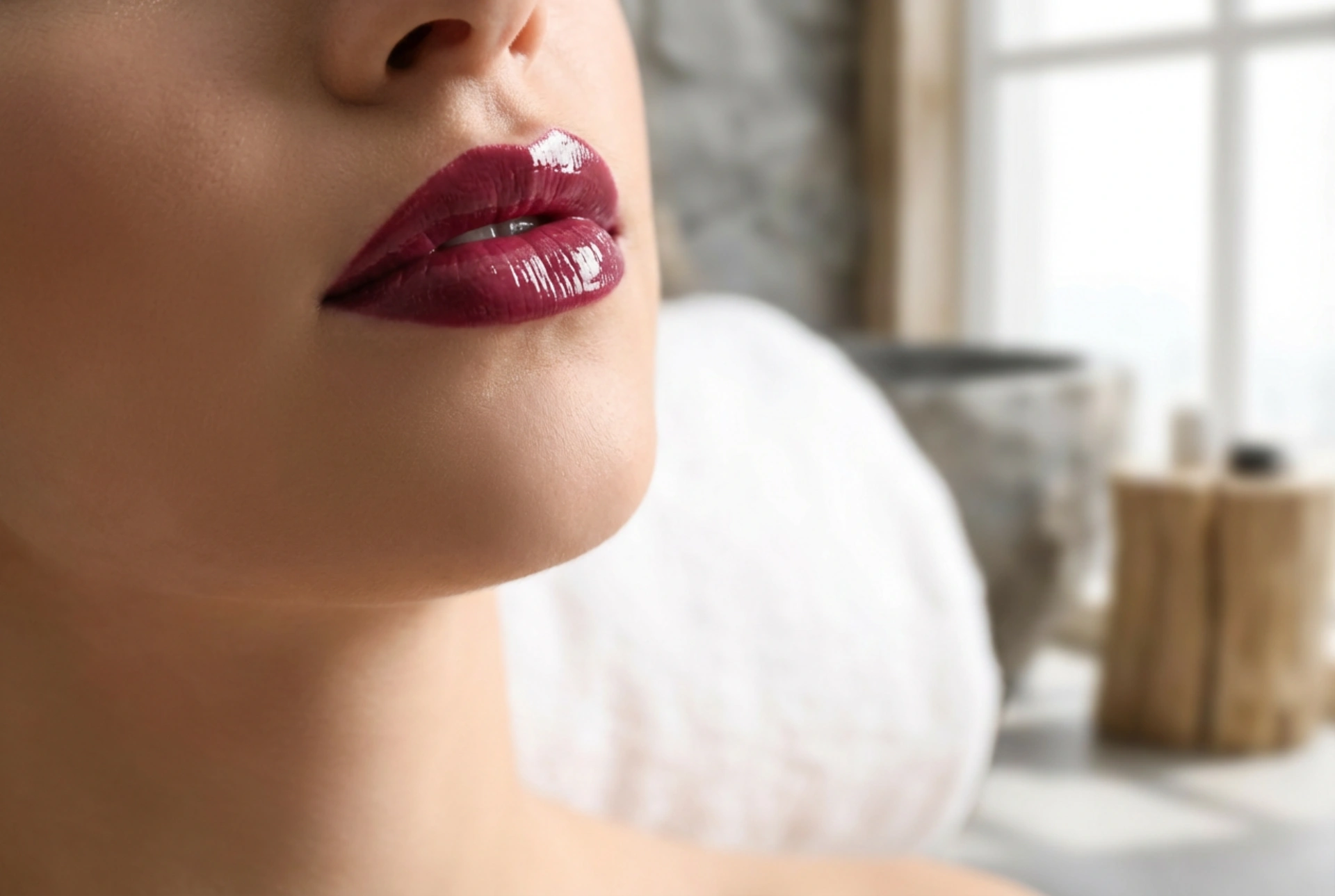Rouge à lèvres vinyle pas à pas : comment obtenir une brillance lisse et un contour net