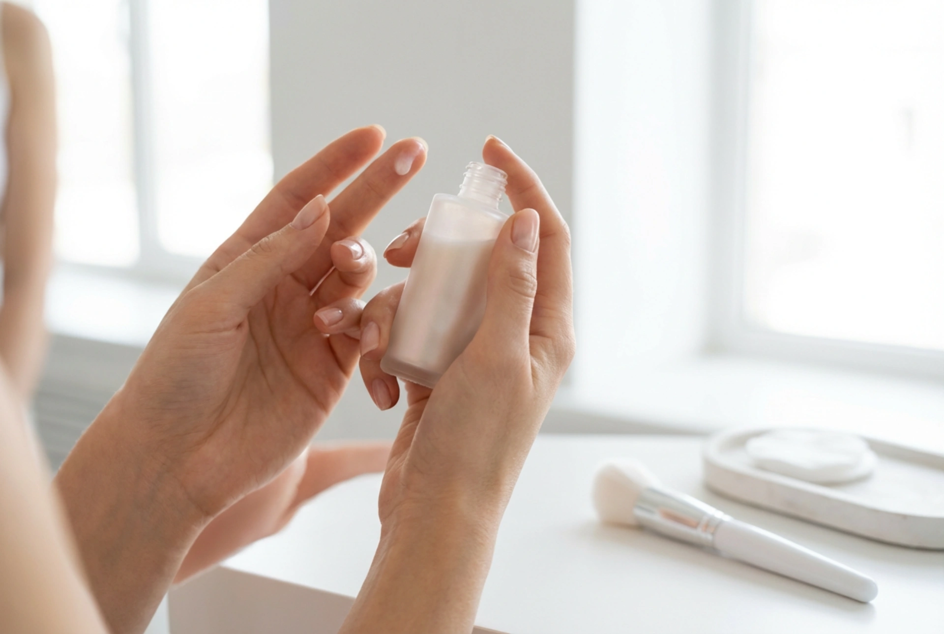 Base de teint illuminatrice : où l'appliquer et avec quoi l'associer
